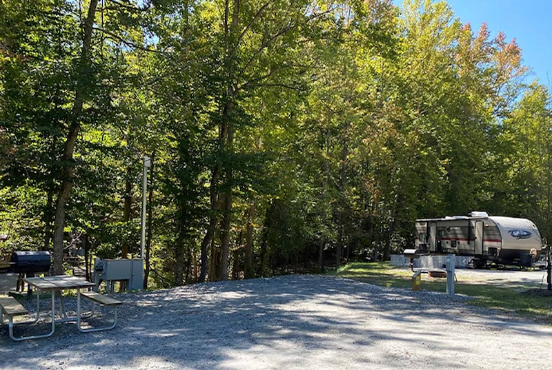 Creekside Premium Back-In RV Site-3